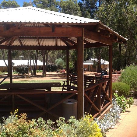 Travellers Rest Motel Mundaring Extérieur photo
