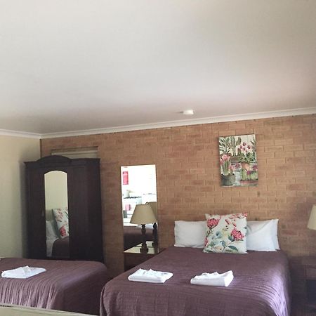 Travellers Rest Motel Mundaring Extérieur photo